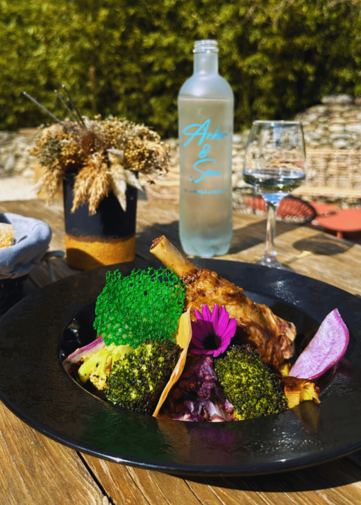 Recette&#x20;signature&#x20;du&#x20;mois&#x20;&#x3A;&#x20;Souris&#x20;d&#x2019;agneau&#x20;sublim&#x00E9;e&#x20;de&#x20;son&#x20;tajine&#x20;de&#x20;l&#x00E9;gumes&#x20;de&#x20;saison
